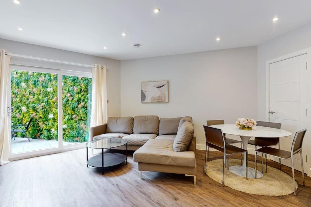 Elegant 2Bed Flat 10Min To Wimbledon Tennis Courts ลอนดอน ภายนอก รูปภาพ
